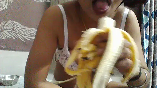 shalini_fire webcam
