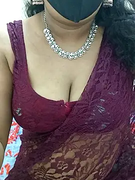 luci-queen webcam