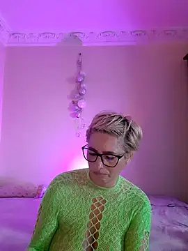 LunaBlaise live cam on StripChat