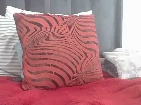 HugeMelons11 webcam