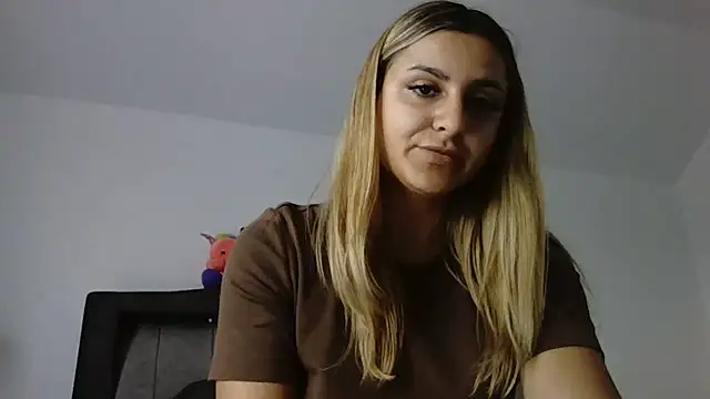 NicolePlay webcam