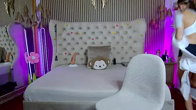 PlayfulShow webcam