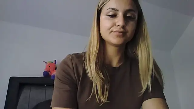 NicolePlay webcam