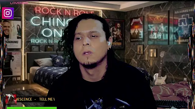 chino_roz live cam on StripChat