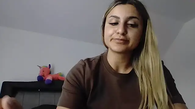 NicolePlay webcam