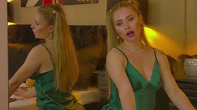 MisshaNight webcam