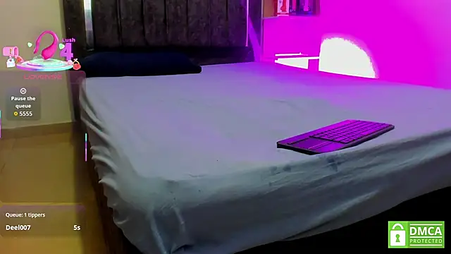 Nicol_TransGirl webcam