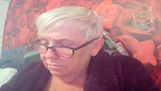 Playful_MILF_Demi webcam
