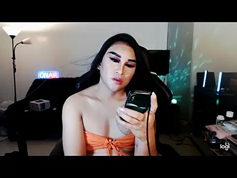 KeraMitenaa webcam