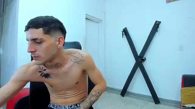 boy_max_latin webcam