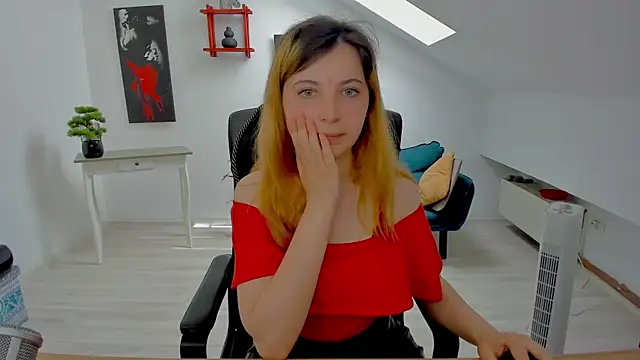 CamelliaStone live cam on StripChat