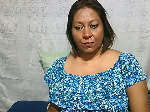 IndianSexyMilf69 webcam