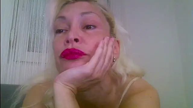 EvaaMina webcam