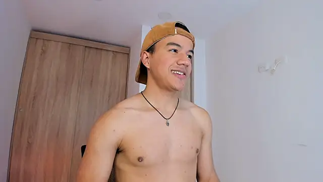 lucas_wellx webcam