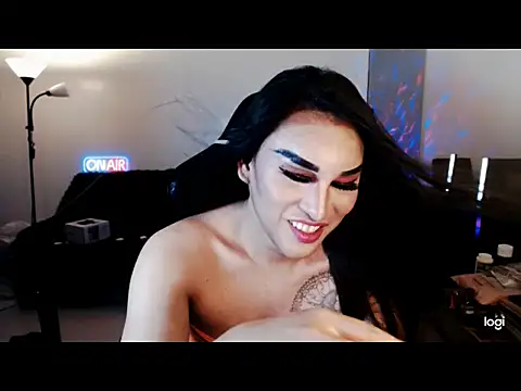KeraMitenaa webcam