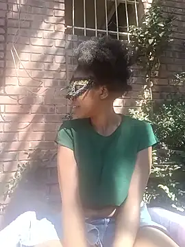 CreamyCupCake_96 webcam