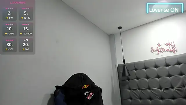 scarletcherry18 webcam