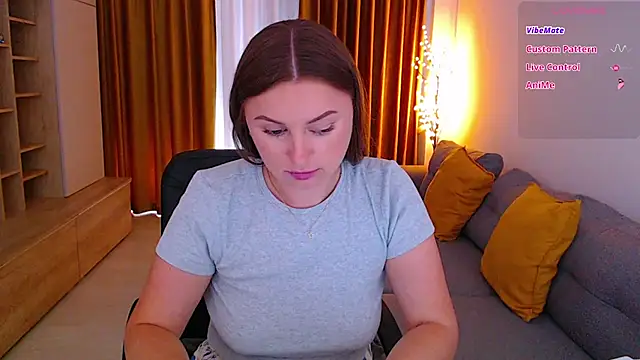 mia_bloomy webcam