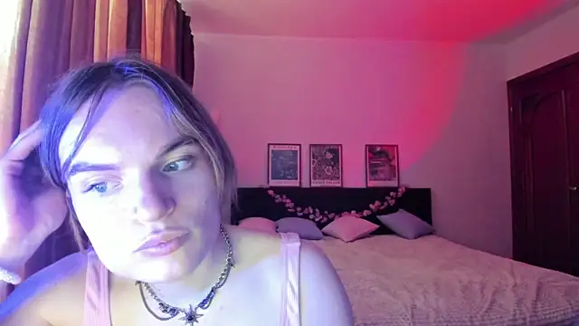 milliKira006 live cam