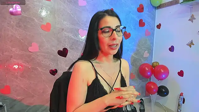 adellelennoxx live cam on StripChat