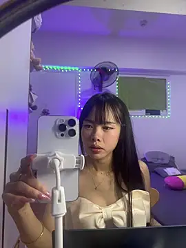 Lov3lily webcam