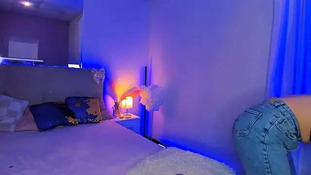 Laura_Leee webcam