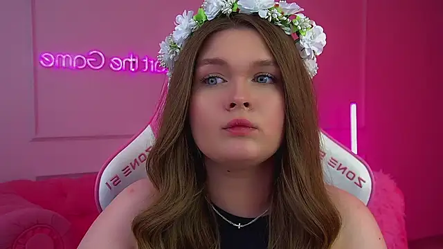 CrystalLyons webcam