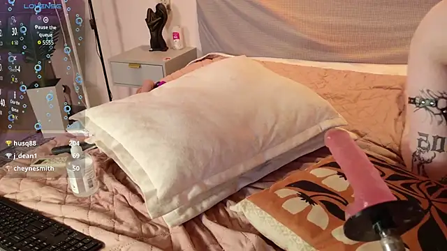 MilkMeSoftly webcam