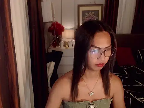 Nathalieheartt live cam