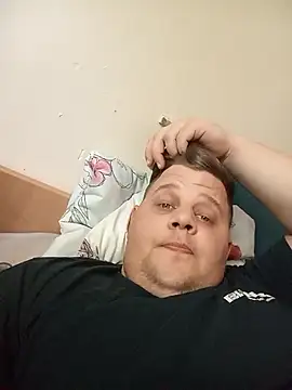 Kanoos1995 webcam