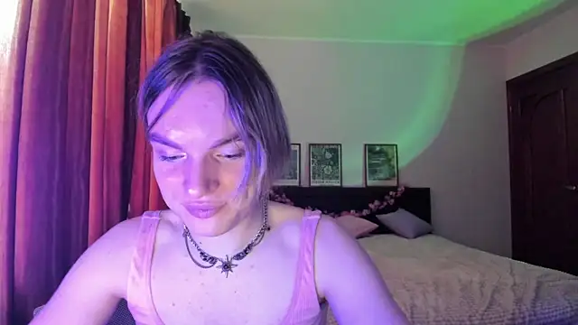 milliKira006 live cam