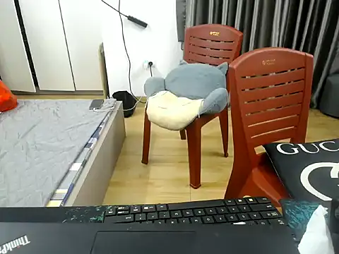 Maia_9999 webcam