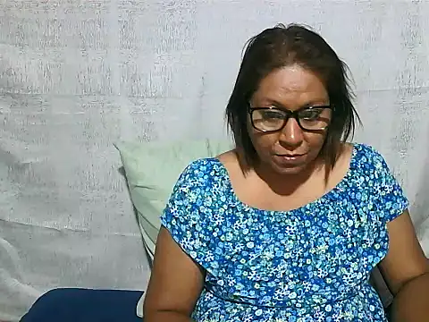 IndianSexyMilf69 webcam