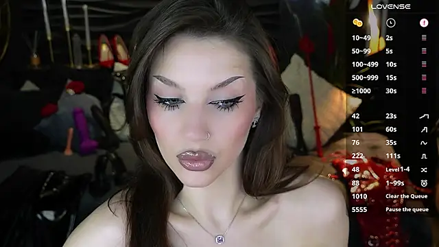 MistressDarsy webcam