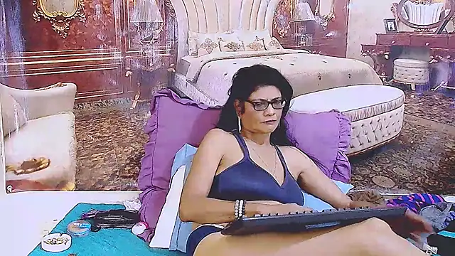 IndianAllure webcam