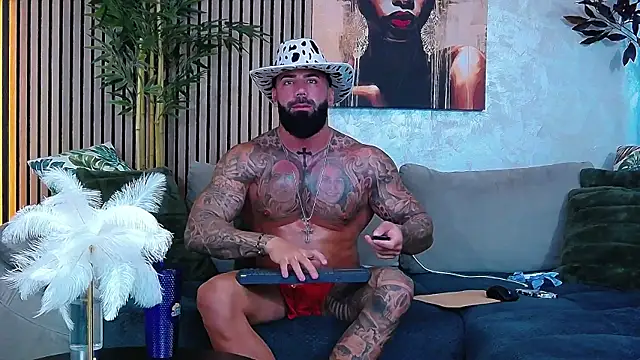 masterkingofmusclee live cam on StripChat