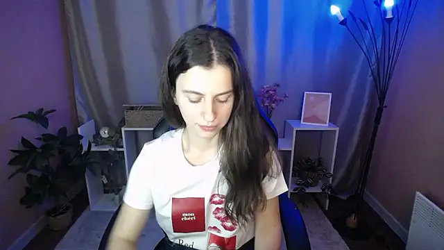 MistyBree live cam on StripChat
