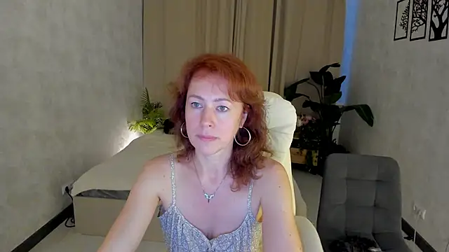 LeticiaRomano live cam on StripChat