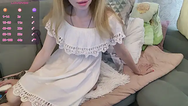 Bambixxxbaby live cam on StripChat