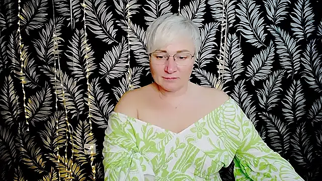 Olivia_playful webcam