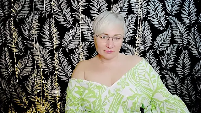 Olivia_playful webcam