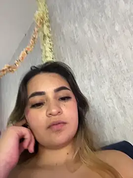 Antonella_Julieta webcam