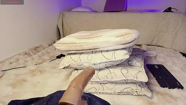 Madeline_Dreams webcam