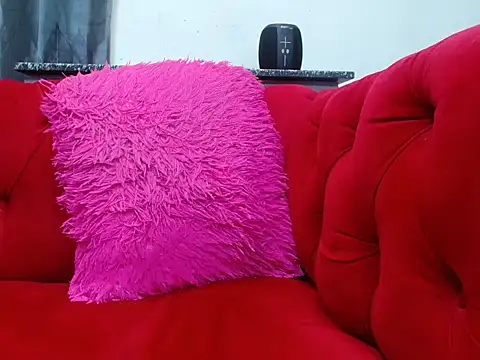 YUMMYJELLYBOOTYXX live cam on StripChat