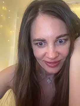 luciemack - LucieMack's free webcam - UK Sex Cams