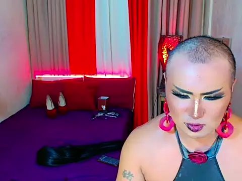 Wildest_Slave_Huntress webcam