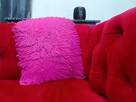 YUMMYJELLYBOOTYXX webcam