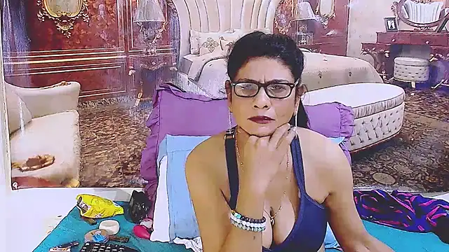 IndianAllure webcam