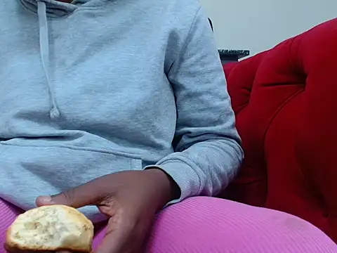 YUMMYJELLYBOOTYXX webcam