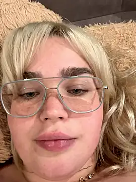 mrs_kitty69 live cam on StripChat